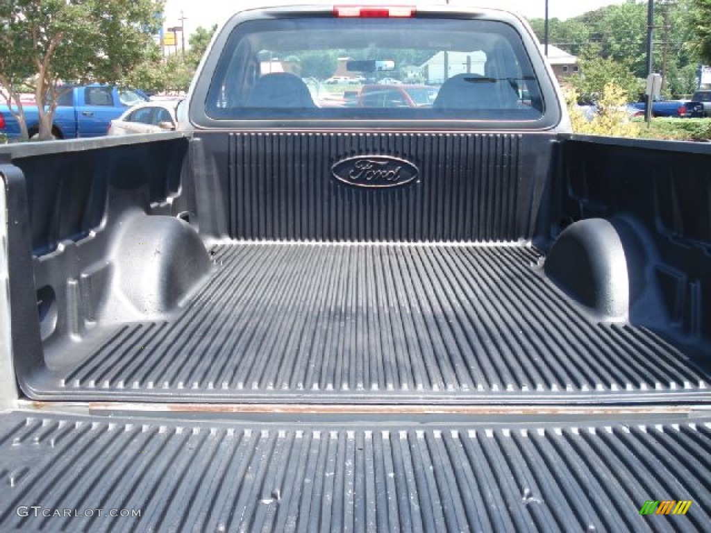 2003 F150 XL Regular Cab 4x4 - Silver Metallic / Medium Graphite Grey photo #11