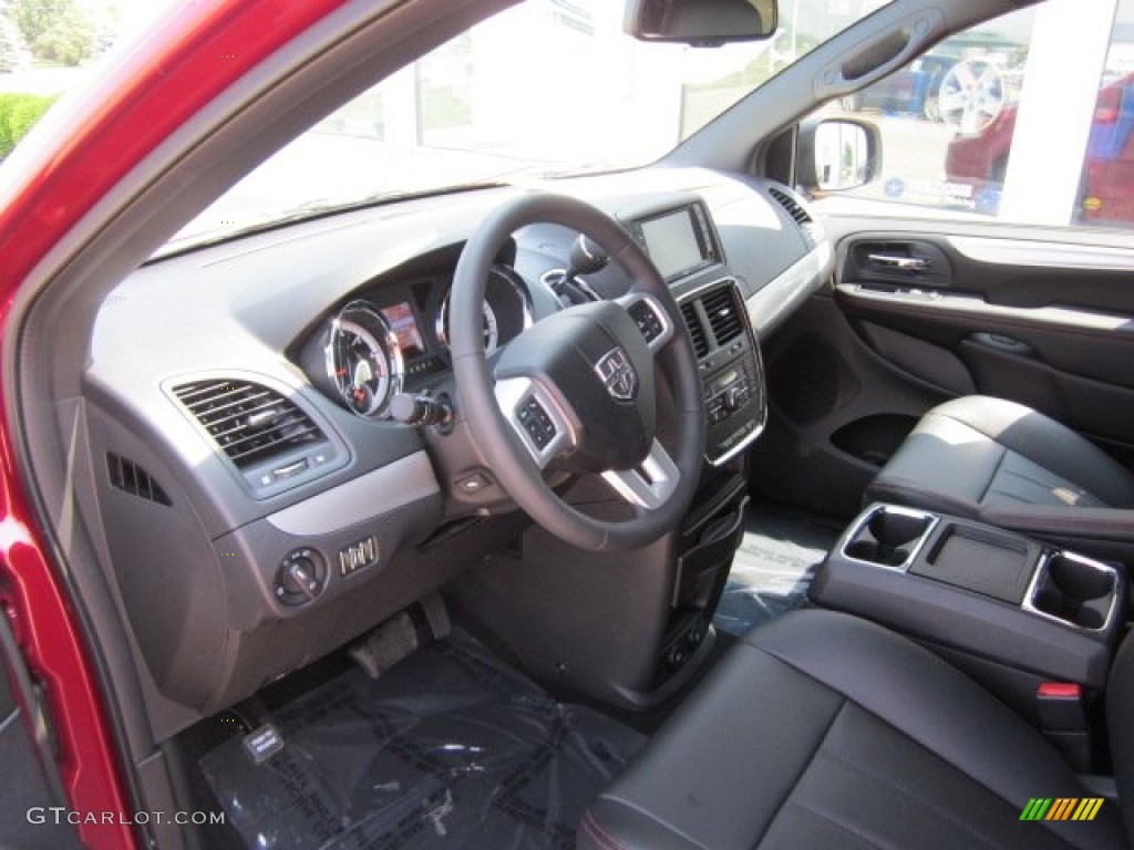 Black Interior 2011 Dodge Grand Caravan R/T Photo #50176769