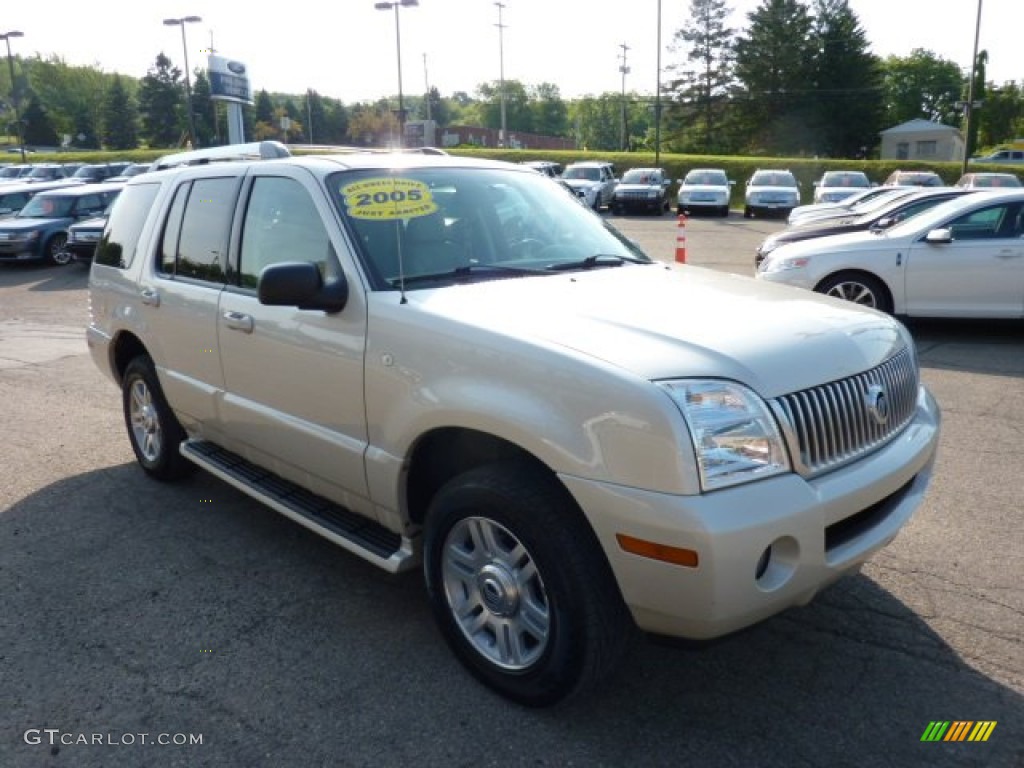 2005 Mountaineer V8 Premier AWD - Ivory Parchment Tri-Coat / Medium Dark Parchment photo #6