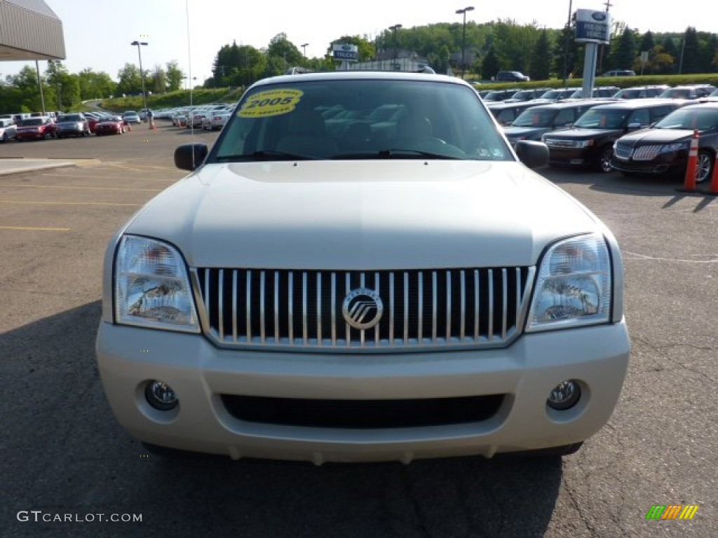 2005 Mountaineer V8 Premier AWD - Ivory Parchment Tri-Coat / Medium Dark Parchment photo #7