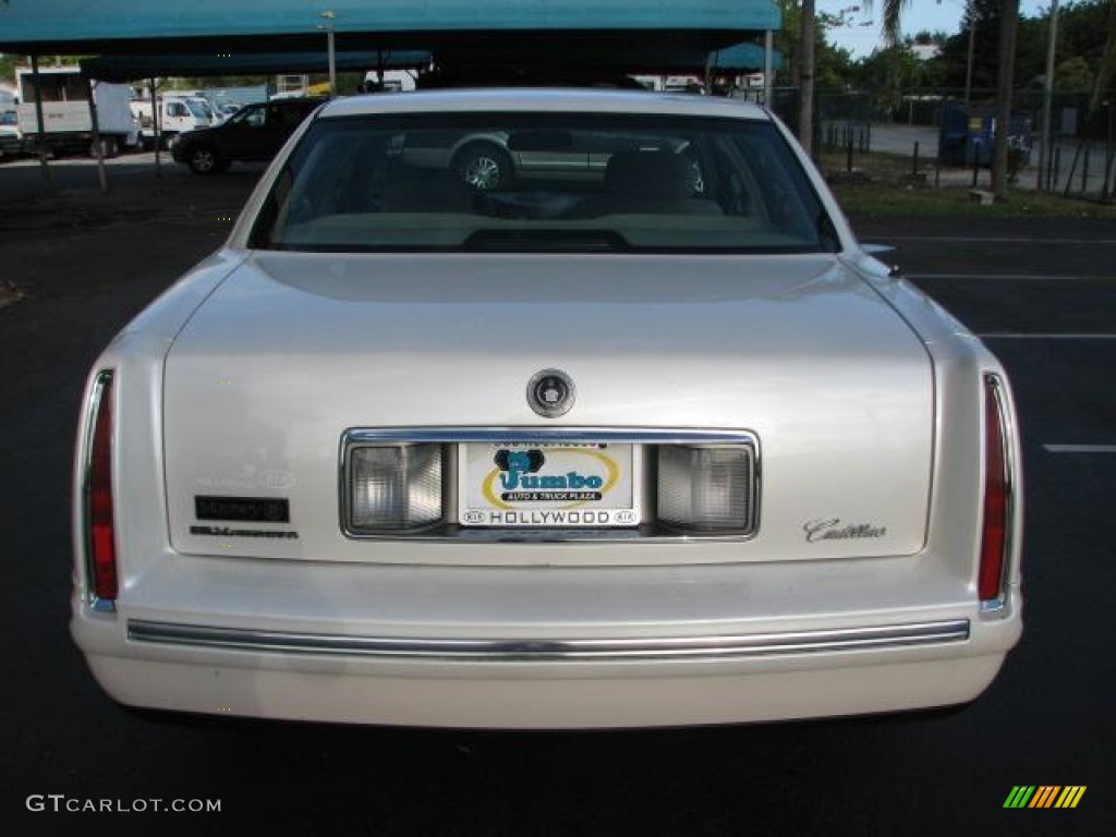 1997 DeVille Sedan - White Diamond / Shale/Neutral photo #8