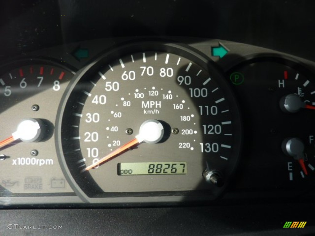 2004 Sorento EX 4WD - Ivy Green Metallic / Beige photo #19