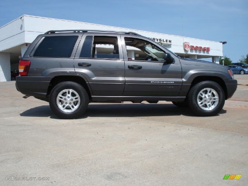 2004 Grand Cherokee Laredo - Graphite Metallic / Dark Slate Gray photo #2