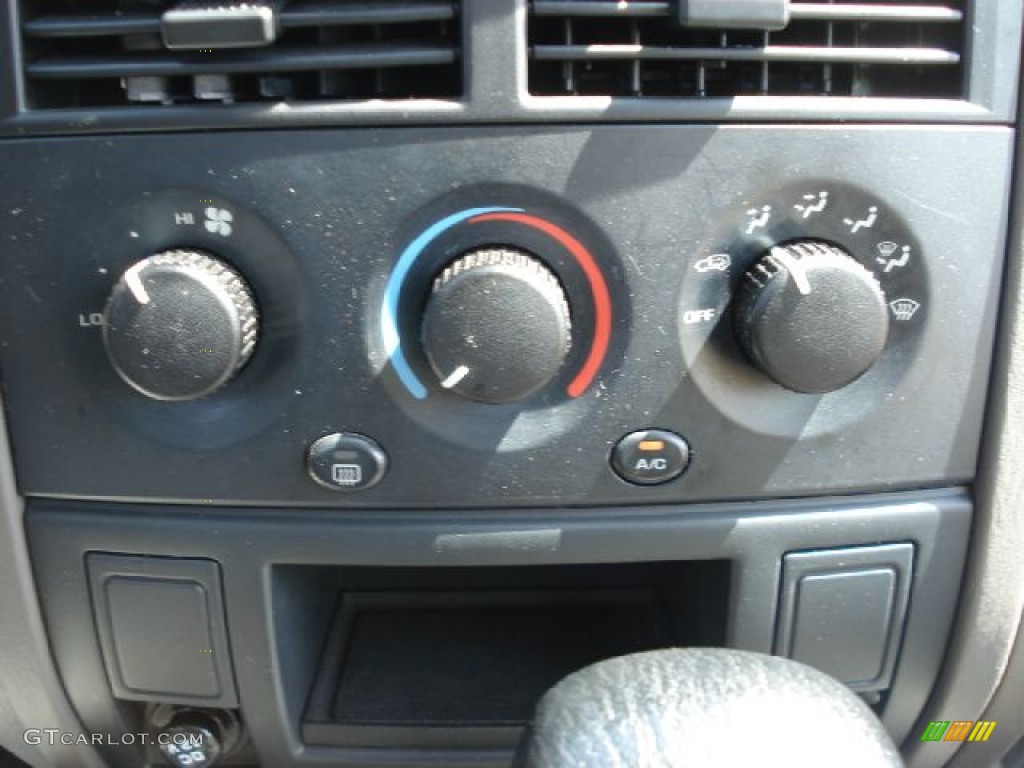 2004 Grand Cherokee Laredo - Graphite Metallic / Dark Slate Gray photo #22