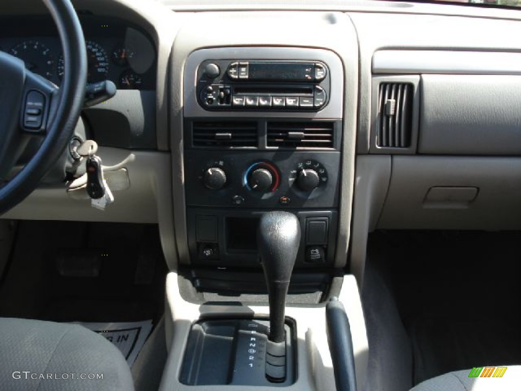 2004 Grand Cherokee Laredo - Graphite Metallic / Dark Slate Gray photo #28