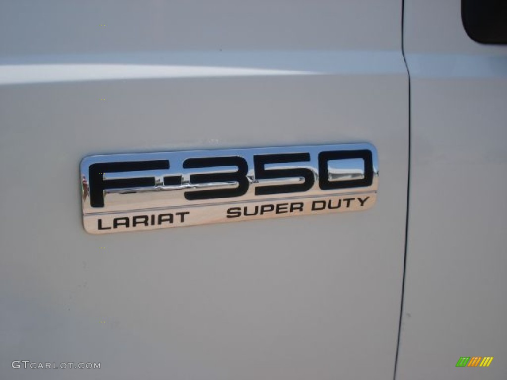 2005 F350 Super Duty Lariat Crew Cab 4x4 Dually - Oxford White / Medium Flint photo #35