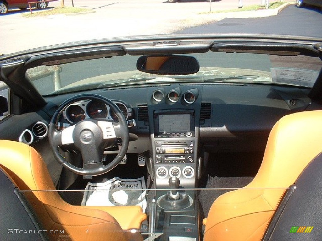 2004 350Z Touring Roadster - Super Black / Burnt Orange photo #11