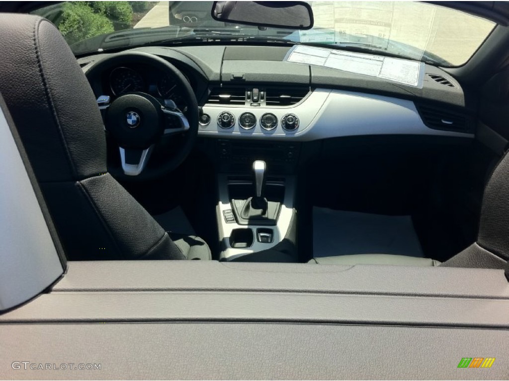 2011 Z4 sDrive30i Roadster - Black Sapphire Metallic / Black photo #8