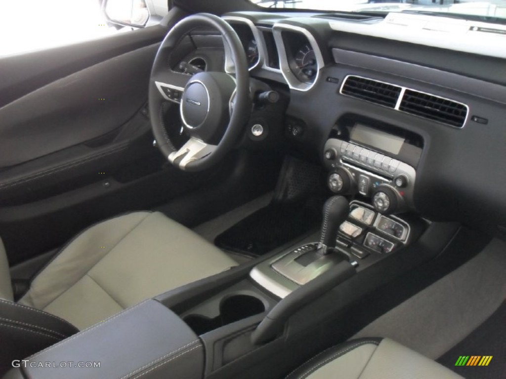 2011 Chevrolet Camaro LT/RS Convertible Gray Dashboard Photo #50185088