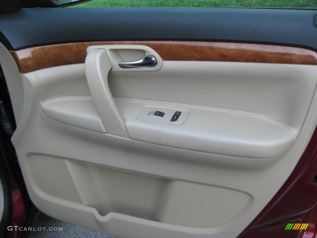 2008 Saturn Outlook XR Tan Door Panel Photo #50187567
