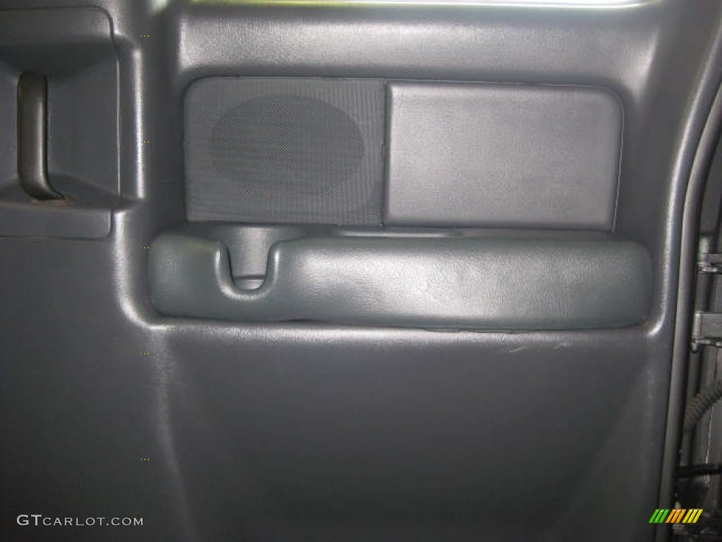 2002 Silverado 1500 LS Extended Cab 4x4 - Medium Charcoal Gray Metallic / Graphite Gray photo #25