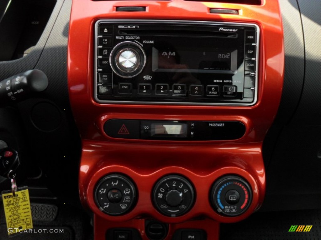 2008 Scion xD Standard xD Model Controls Photo #50195634