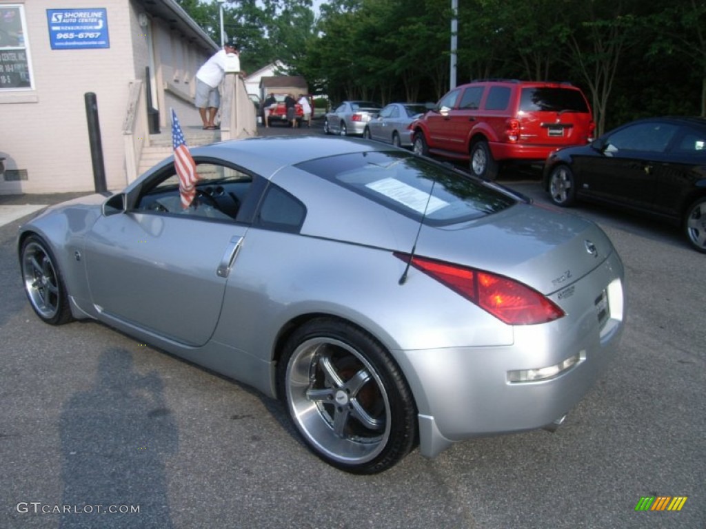 2004 350Z Coupe - Chrome Silver Metallic / Carbon Black photo #3