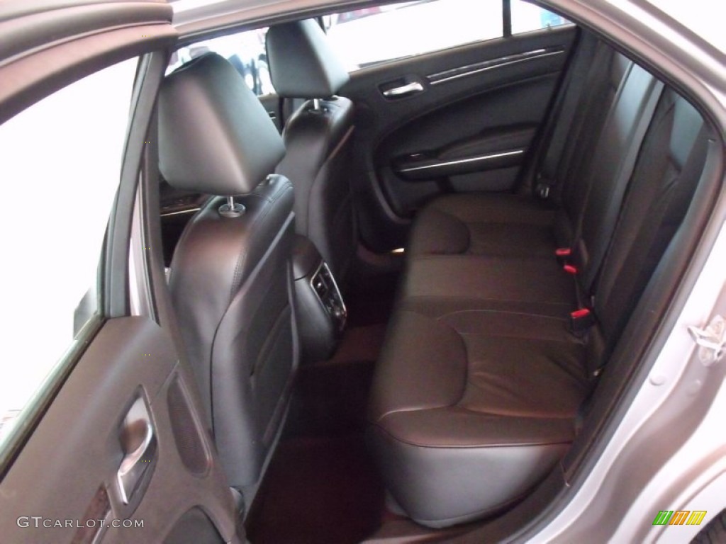 Black Interior 2011 Chrysler 300 C Hemi Photo #50201118