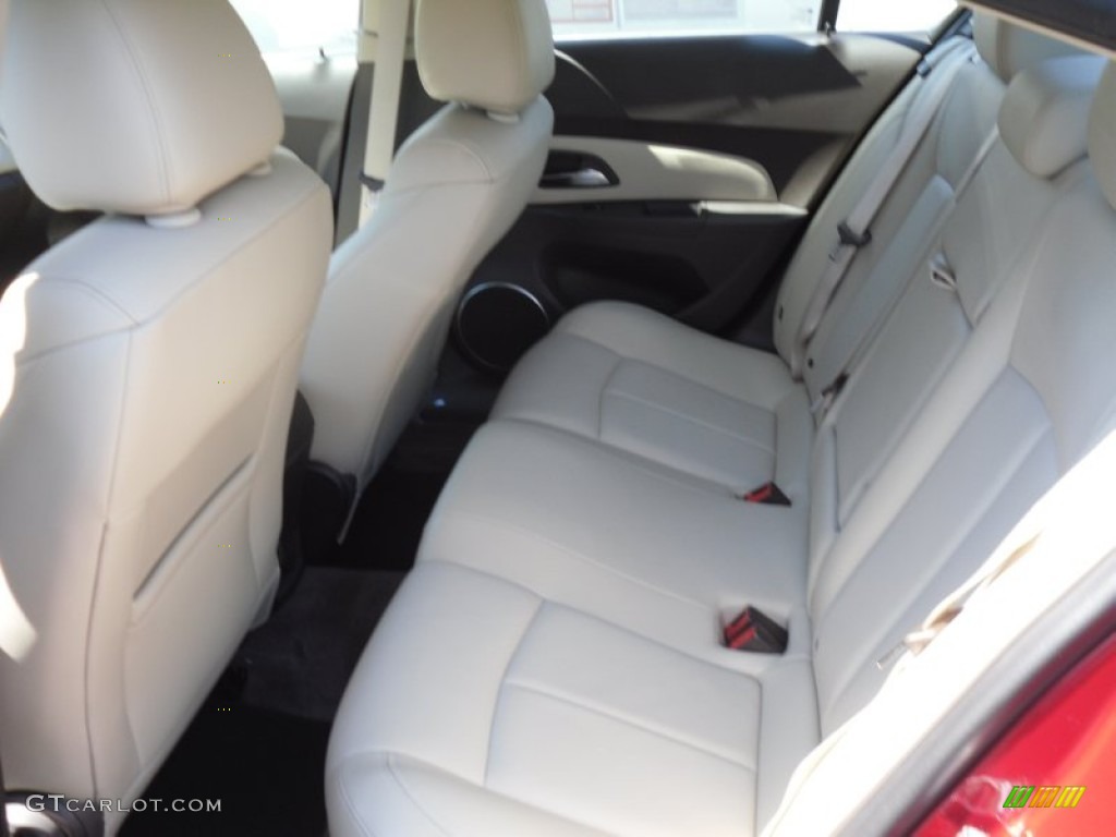 2011 Cruze LT - Crystal Red Metallic Tintcoat / Cocoa/Light Neutral Leather photo #6