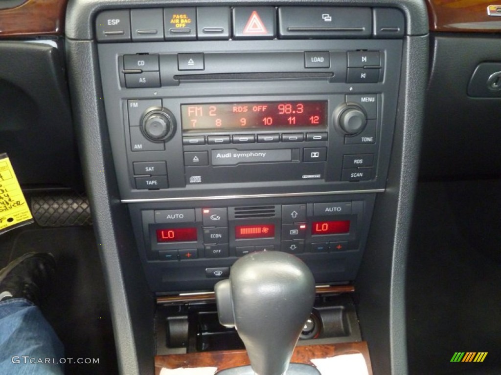2005 Audi A4 3.2 quattro Sedan Controls Photo #50203767