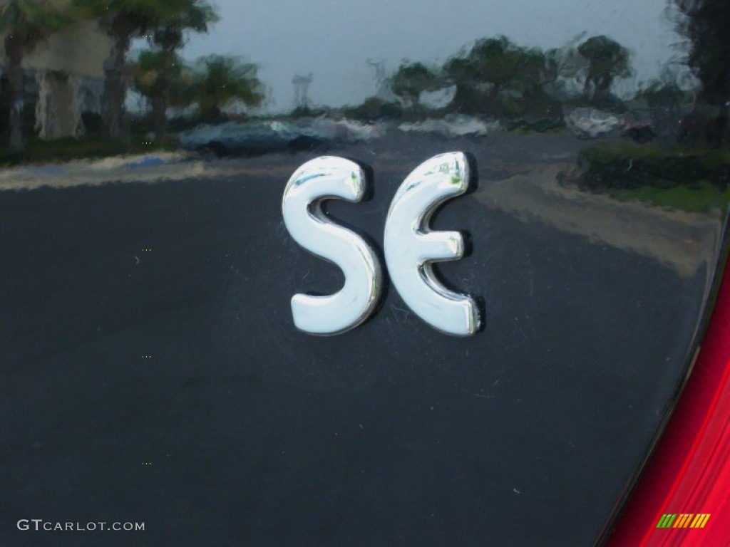 2000 Ford Focus Sony Limited Edition Sedan Marks and Logos Photos