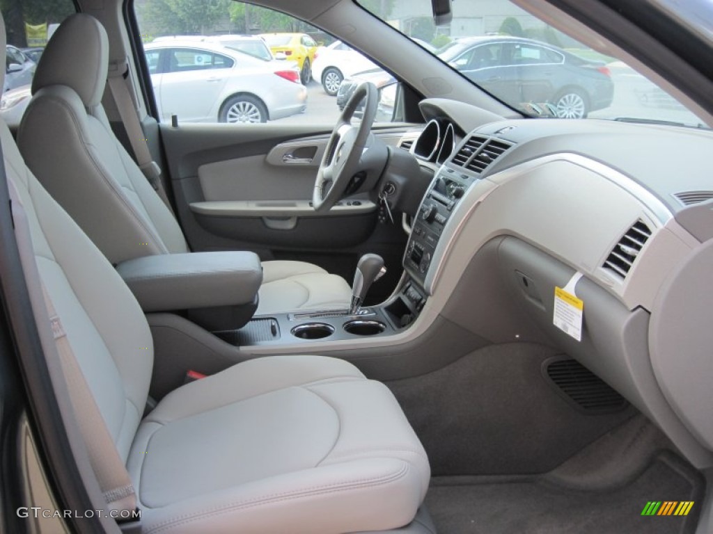 Dark Gray/Light Gray Interior 2011 Chevrolet Traverse LT AWD Photo #50206578