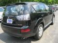 2009 Labrador Black Pearl Mitsubishi Outlander ES  photo #2