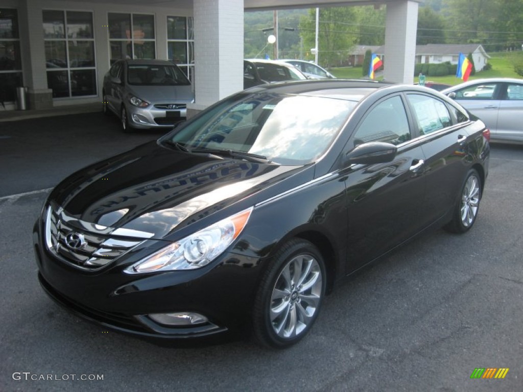 2011 Sonata SE - Midnight Black / Black photo #2