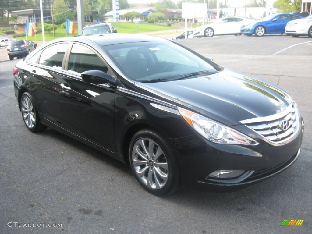 2011 Sonata SE - Midnight Black / Black photo #4