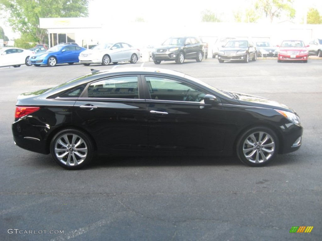 2011 Sonata SE - Midnight Black / Black photo #5