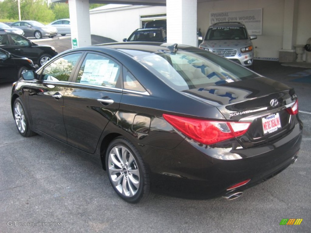 2011 Sonata SE - Midnight Black / Black photo #8