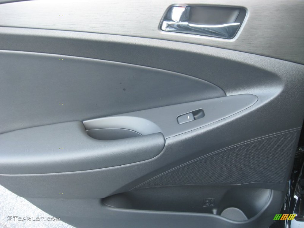 2011 Sonata SE - Midnight Black / Black photo #18