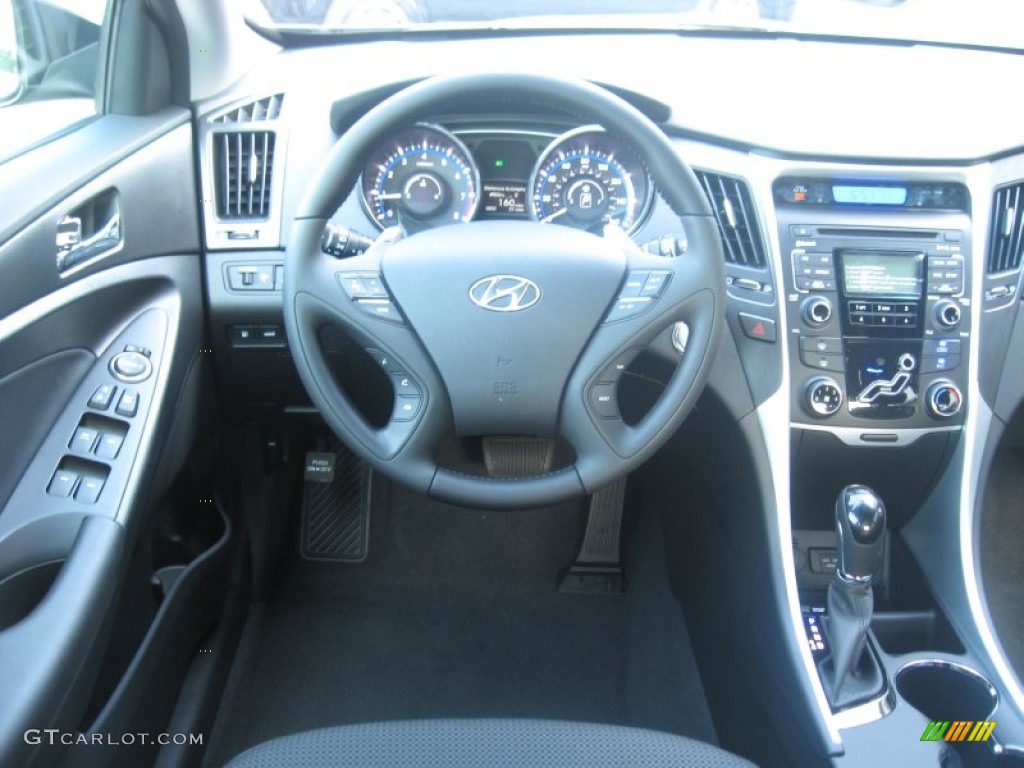 2011 Sonata SE - Midnight Black / Black photo #22