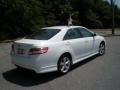 Super White - Camry SE Photo No. 3