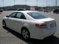 Super White - Camry SE Photo No. 5