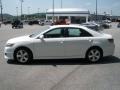 Super White - Camry SE Photo No. 6