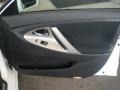 Super White - Camry SE Photo No. 19