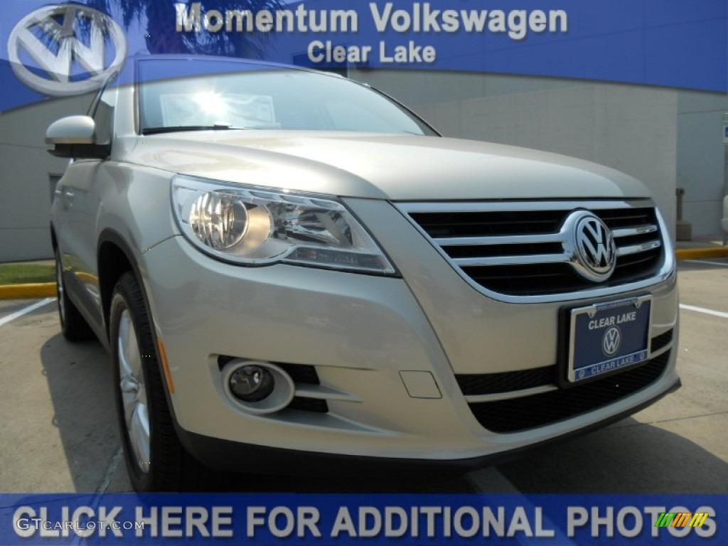 White Gold Metallic Volkswagen Tiguan