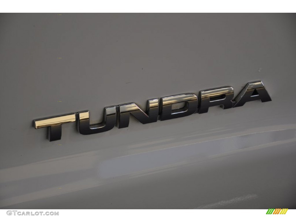 2008 Tundra SR5 CrewMax - Super White / Graphite Gray photo #6