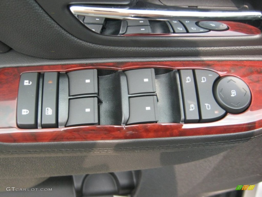 2011 Cadillac Escalade AWD Controls Photo #50223990