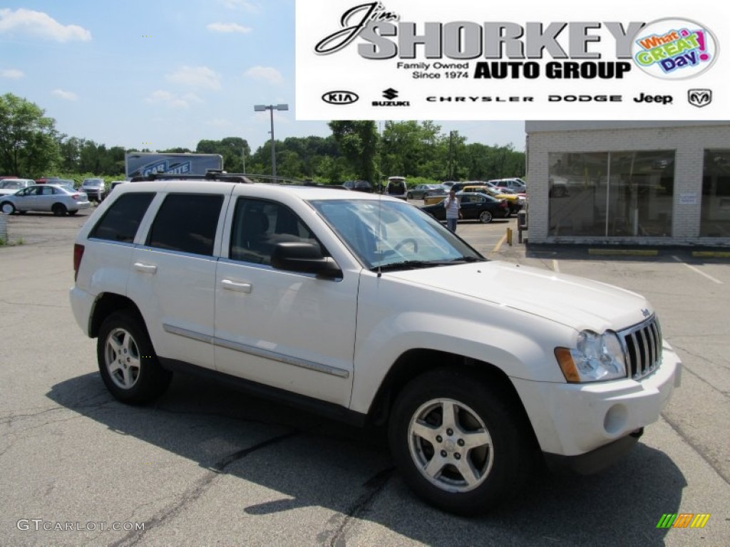 2005 Grand Cherokee Limited 4x4 - Stone White / Dark Khaki/Light Graystone photo #1