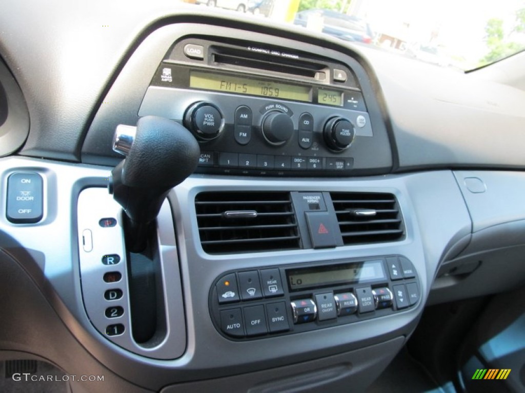 2010 Honda Odyssey EX Controls Photo #50225967