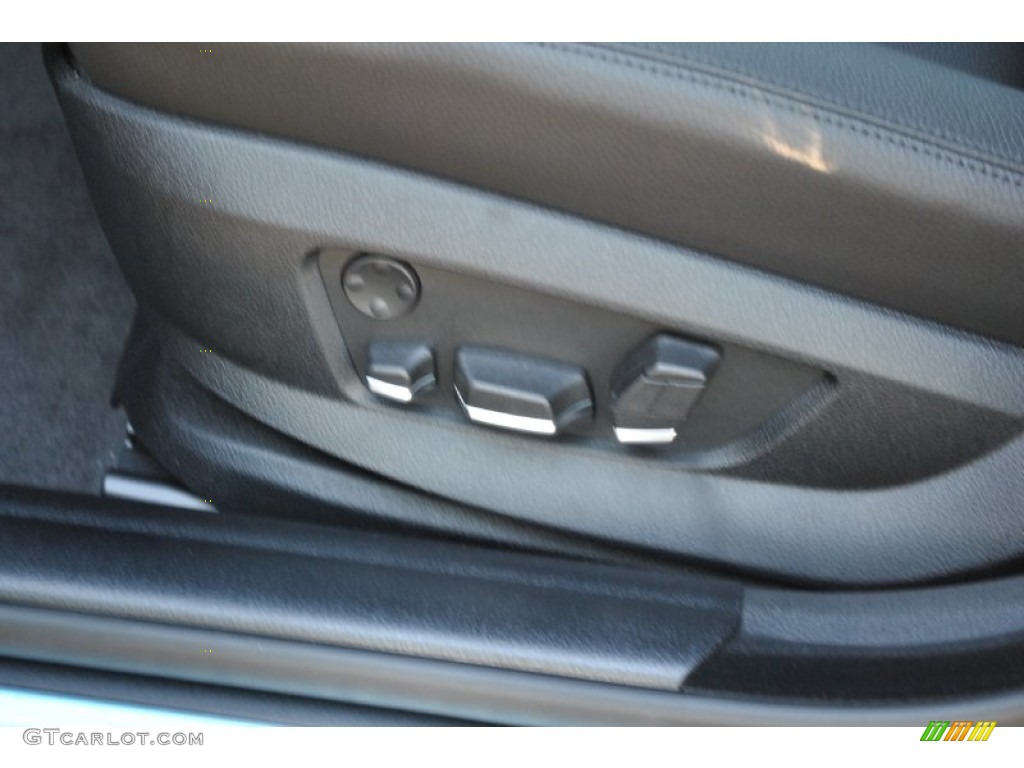 2011 BMW 5 Series 535i Sedan Controls Photo #50227917