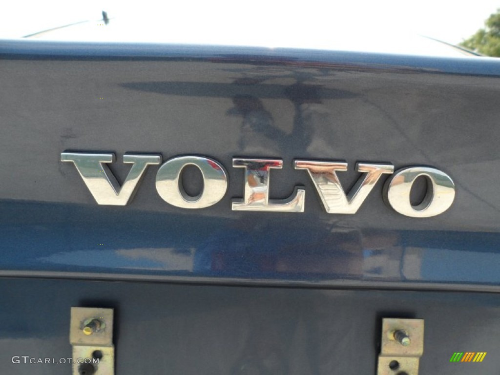 2001 Volvo S60 2.4T Marks and Logos Photo #50228169