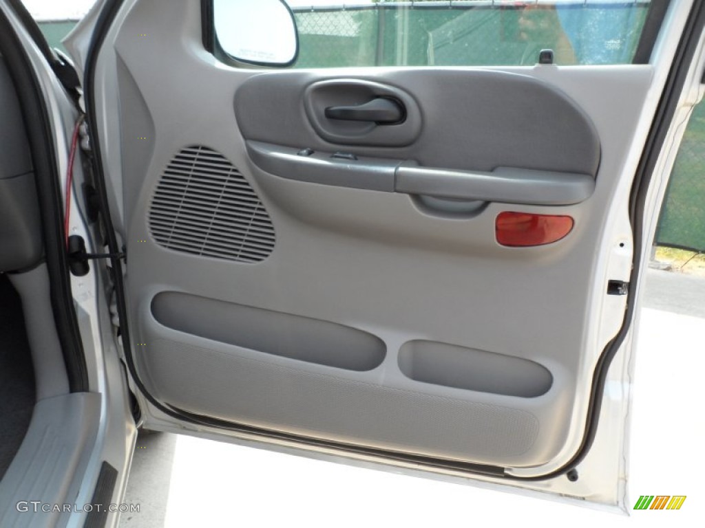 2003 F150 XLT SuperCrew - Silver Metallic / Medium Graphite Grey photo #29