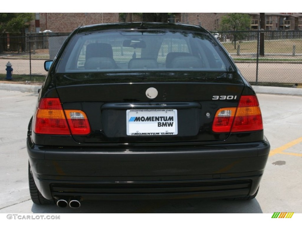 2004 3 Series 330i Sedan - Jet Black / Black photo #12