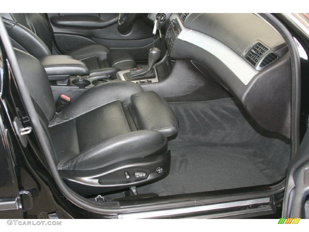 2004 3 Series 330i Sedan - Jet Black / Black photo #22