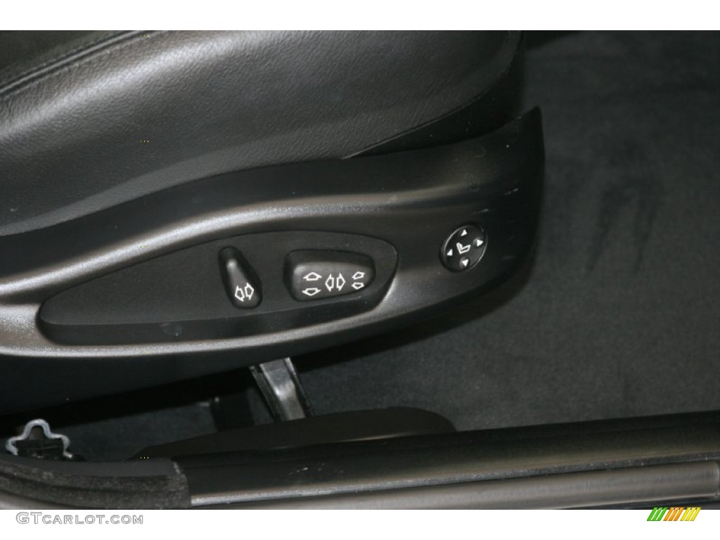 2004 3 Series 330i Sedan - Jet Black / Black photo #23