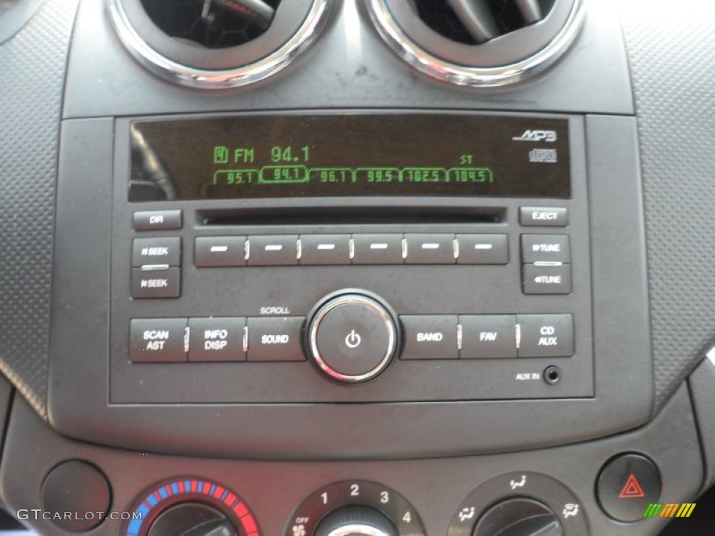 2011 Chevrolet Aveo LT Sedan Controls Photo #50232799