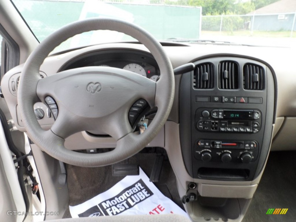 2001 Grand Caravan Sport - Stone White / Taupe photo #39