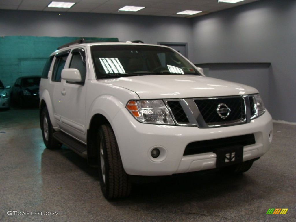 2008 Pathfinder SE 4x4 - Avalanche White / Cafe Latte photo #1