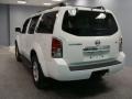 Avalanche White - Pathfinder SE 4x4 Photo No. 5