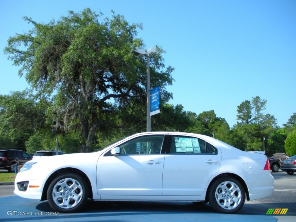 2011 Fusion SE - White Platinum Tri-Coat / Camel photo #2