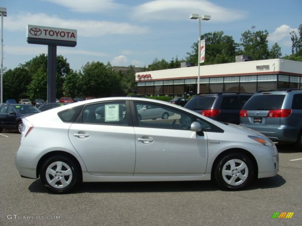 2010 Prius Hybrid II - Classic Silver Metallic / Dark Gray photo #1